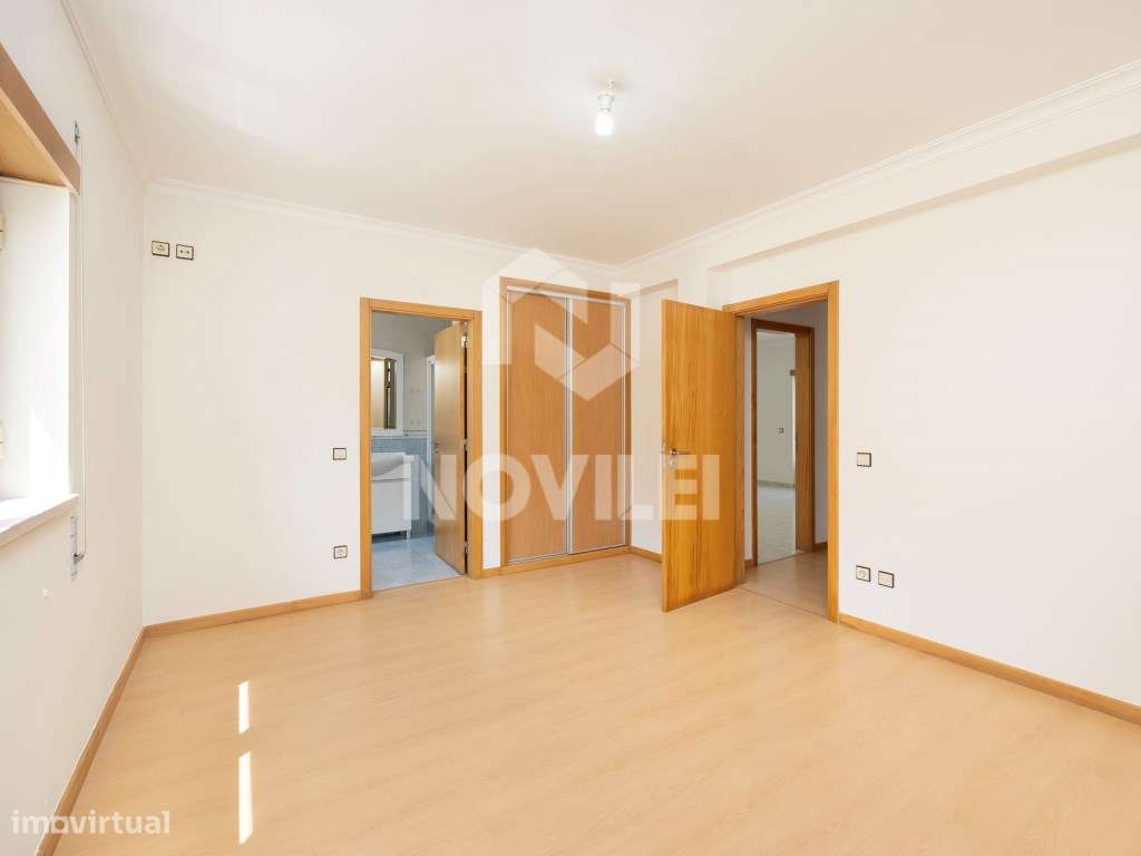 Moradia Isolada Térrea, renovada, 1500m2 de terreno murados-14