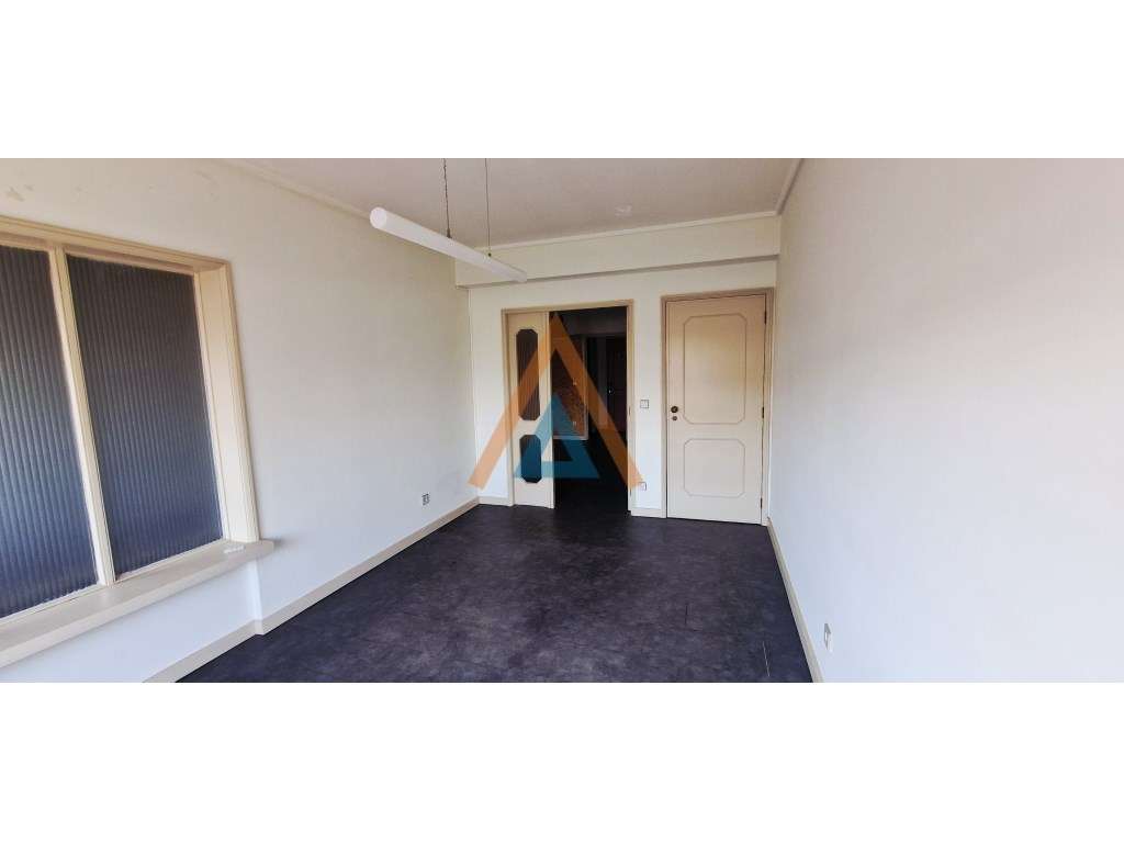 Escritório para arrendar centro Feira - Grande imagem: 3/16