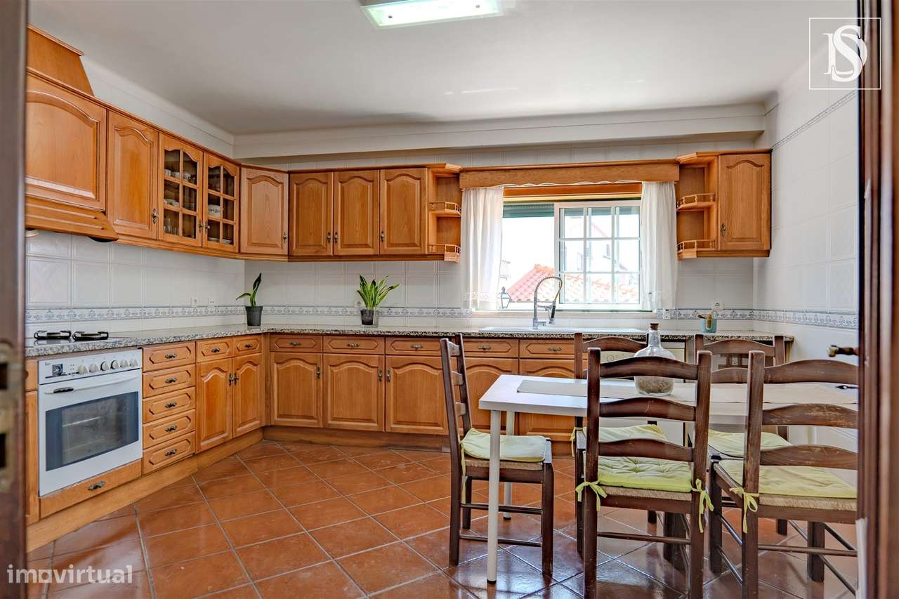 Apartamento T4 c/ Garagem-14