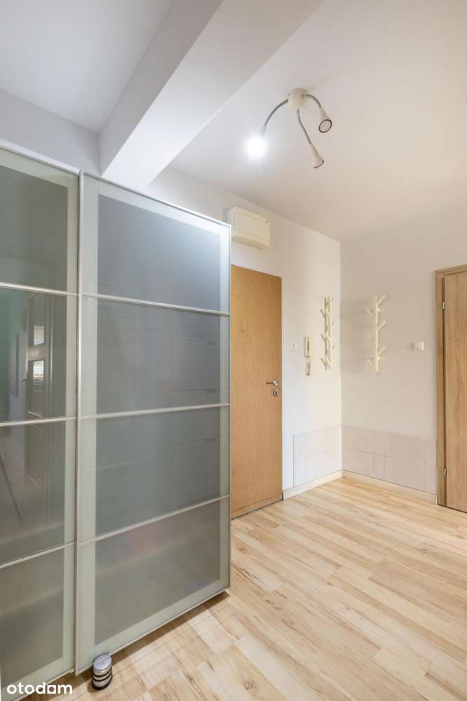 Ładne, z dużą loggią z 2010 r. piwnica, garaż-14