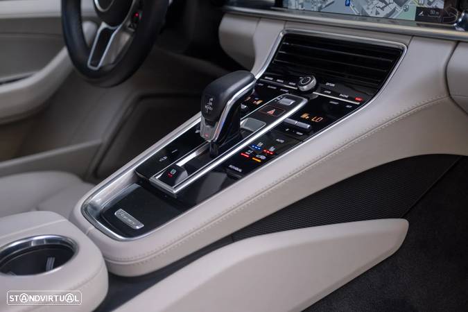 Porsche Panamera Sport Turismo 4 E-Hybrid - 17