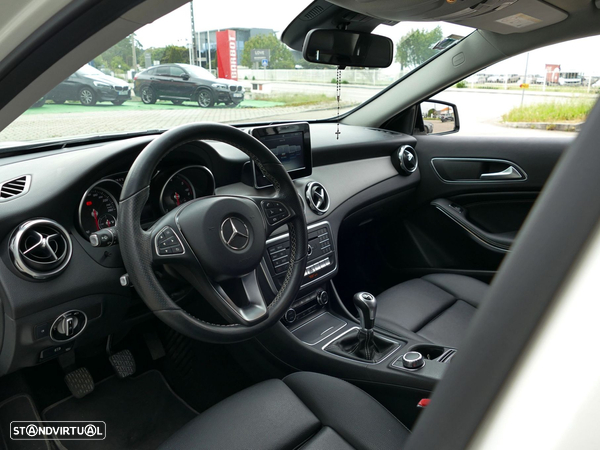 Mercedes-Benz GLA 200 d Urban - 18