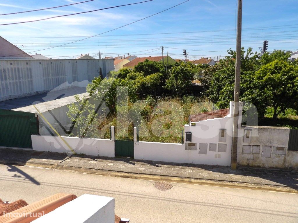 Terreno urbano em Alhos Vedros