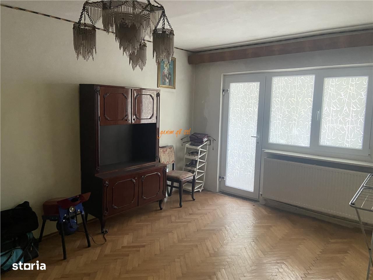 Apartament 3 camere , zona Liceul Economic , parter , liber