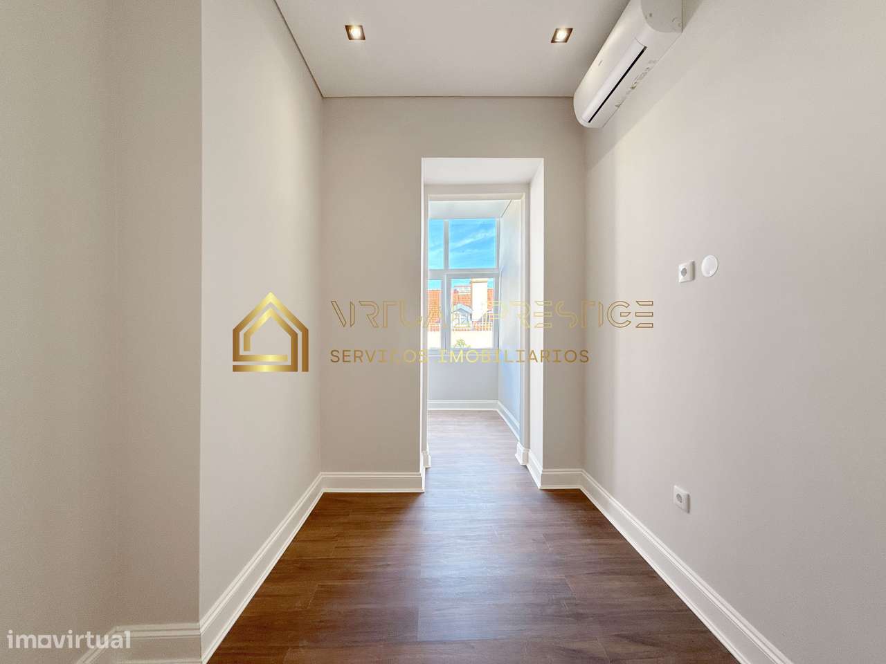 T3 Renovado com 2 Suites e Elevador na Almirante Reis-14