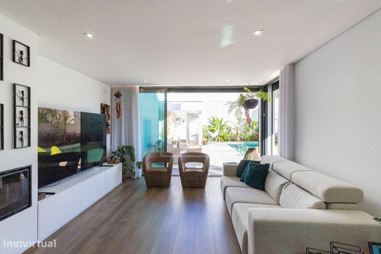 Moradia T4 de Alto Padrão à Venda – Agudela, Perafita-32