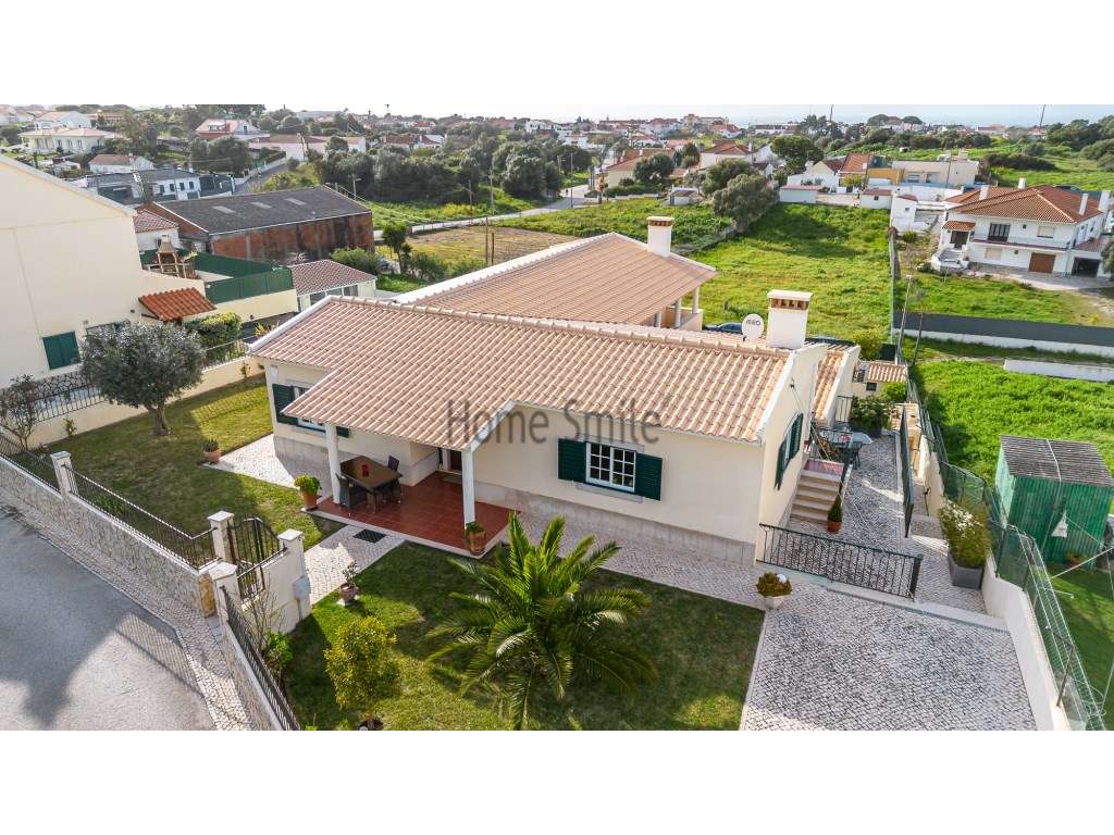 MORADIA COM PISCINA. EXCELENTE QUALIDADE-43