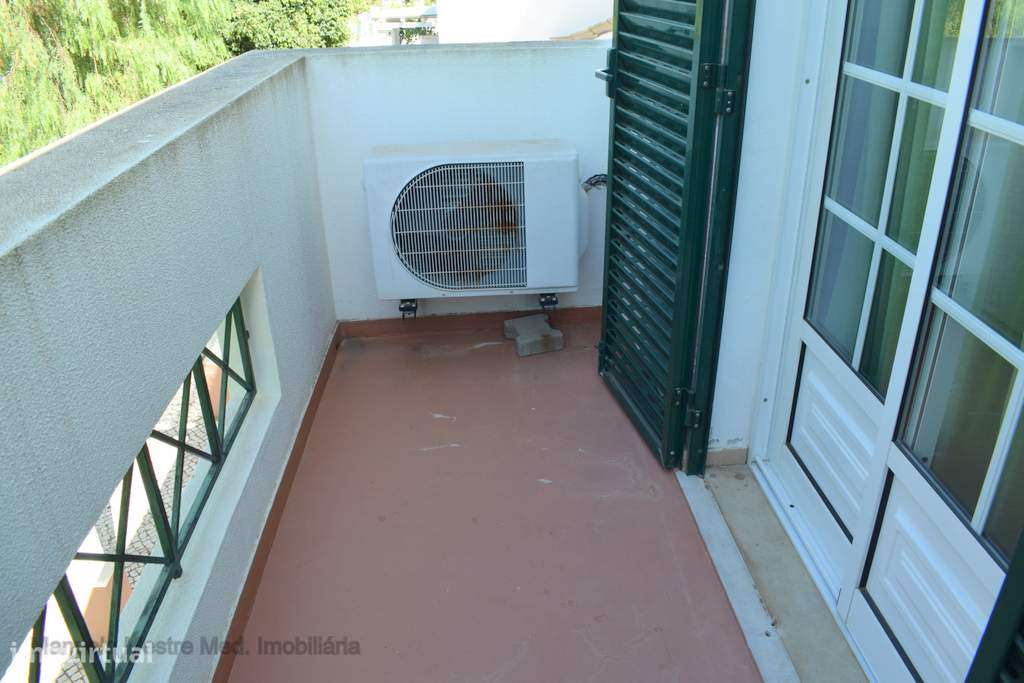 Moradia T3 com terraço e garagem em Manta Rota-23