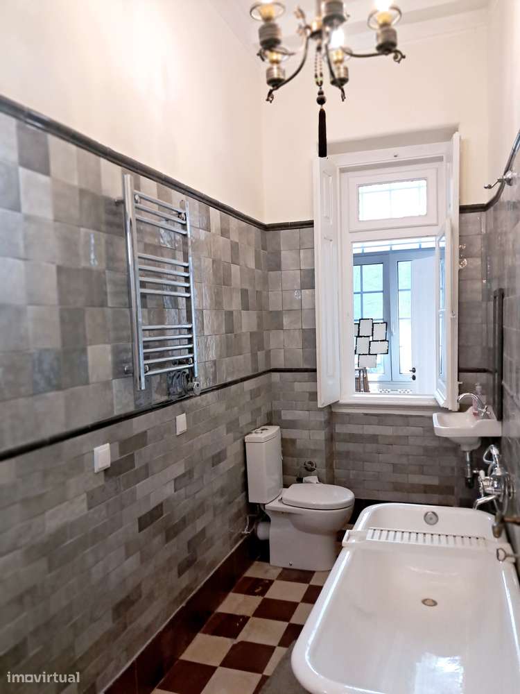 Elegante T3+ 1 com JARDIM privativo Próximo Metro Alameda-13