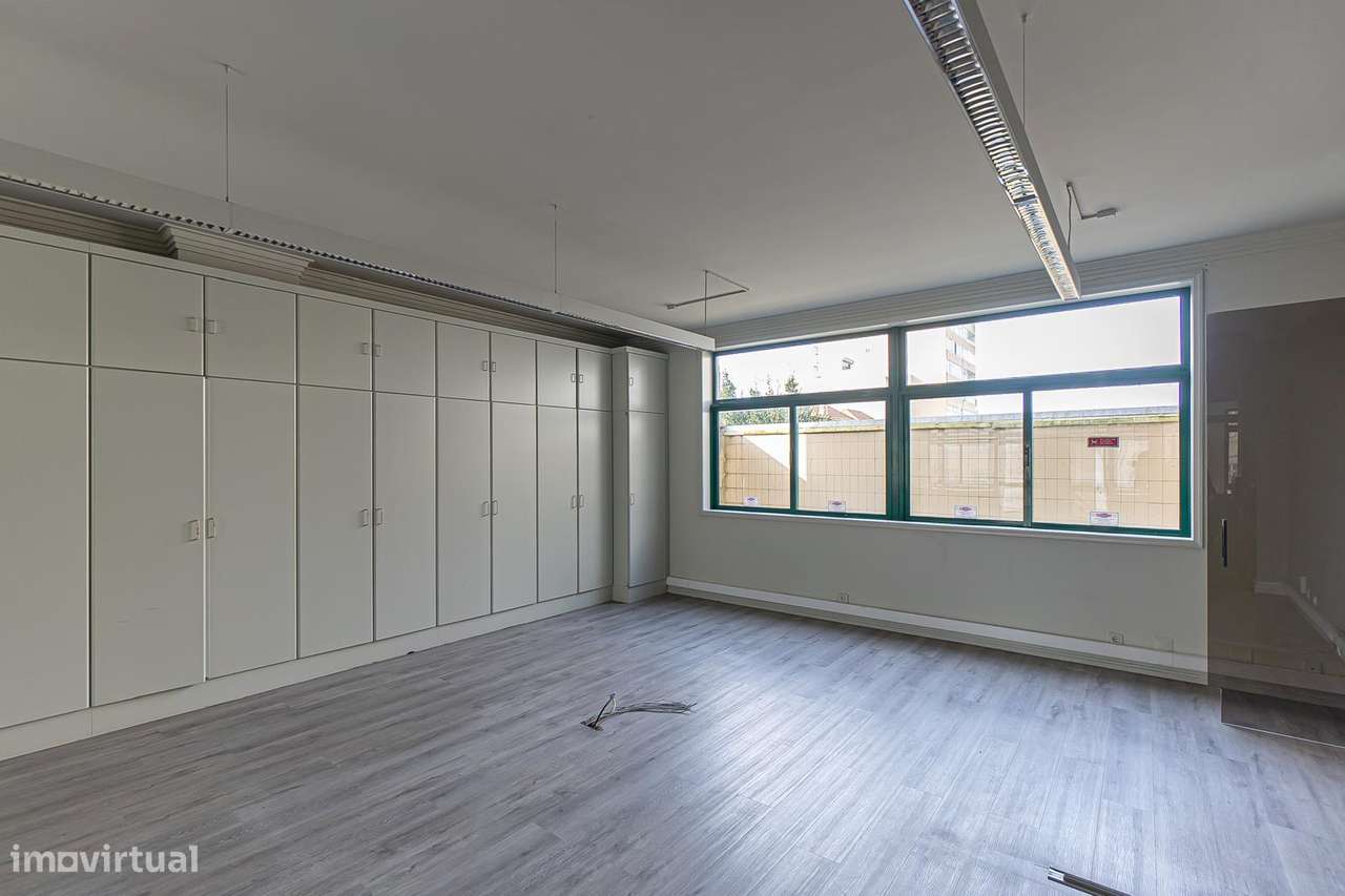 Escritório  Arrendamento,  92 m² em Matosinhos Sul na Av. da República - Grande imagem: 2/22