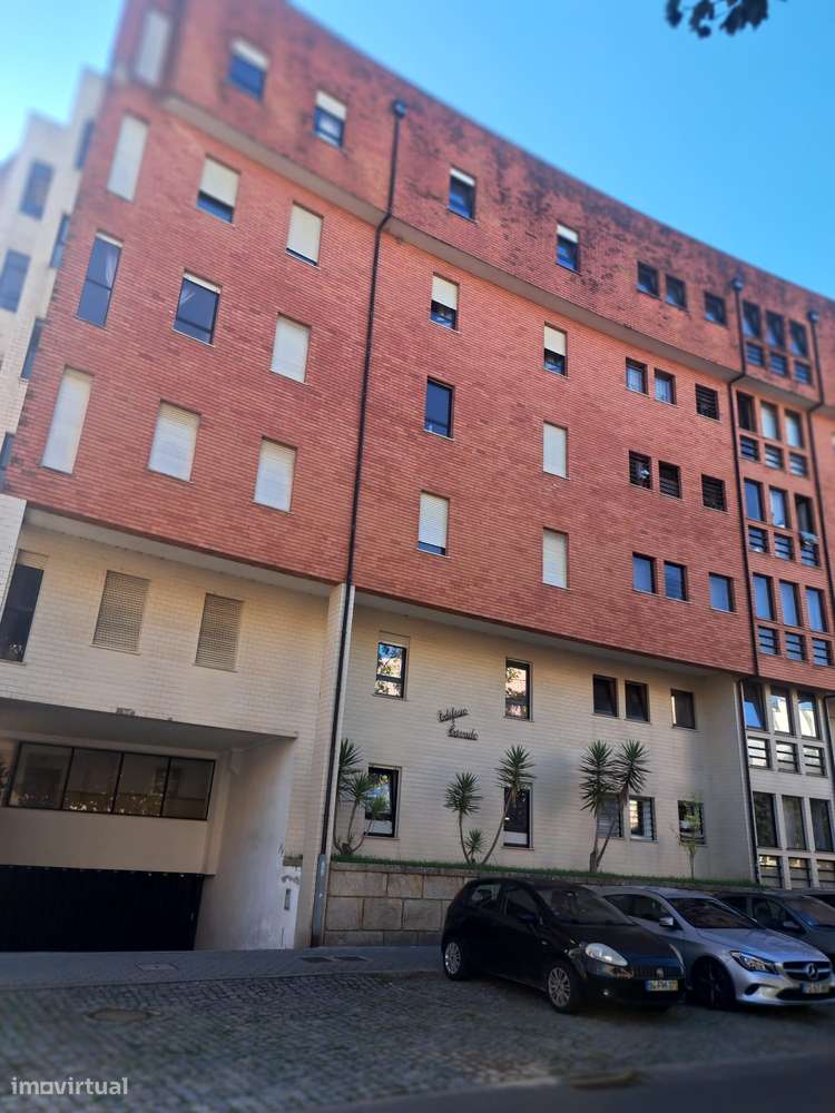 Apartamento T3 Com Garagem-4
