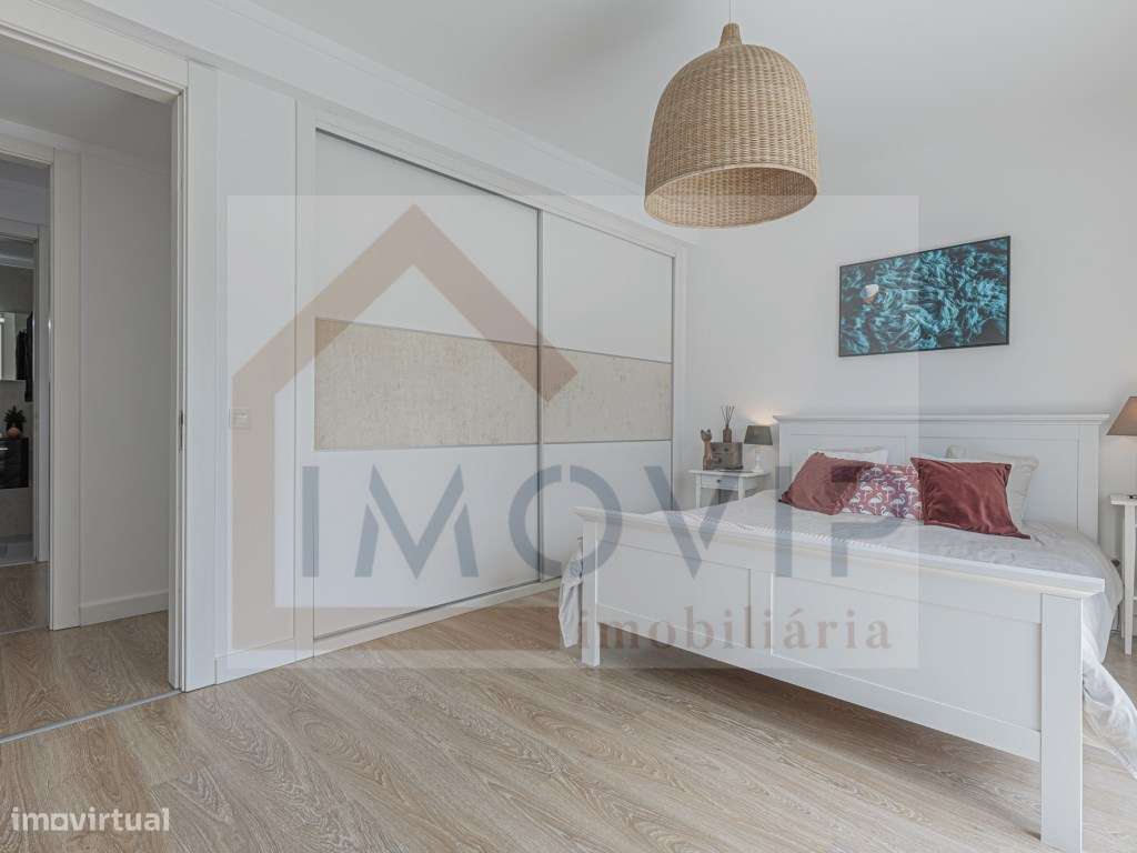 Vende-se moradia T4- Santo António da Charneca-com terraço-16