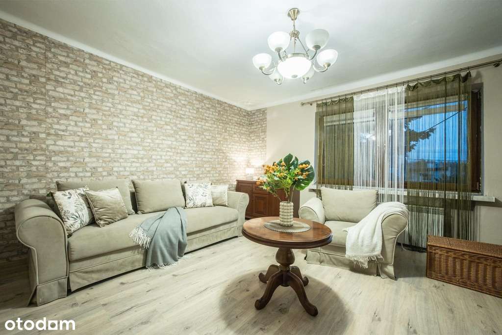 5 pokojowy dom na rodzinnym osiedlu!-16