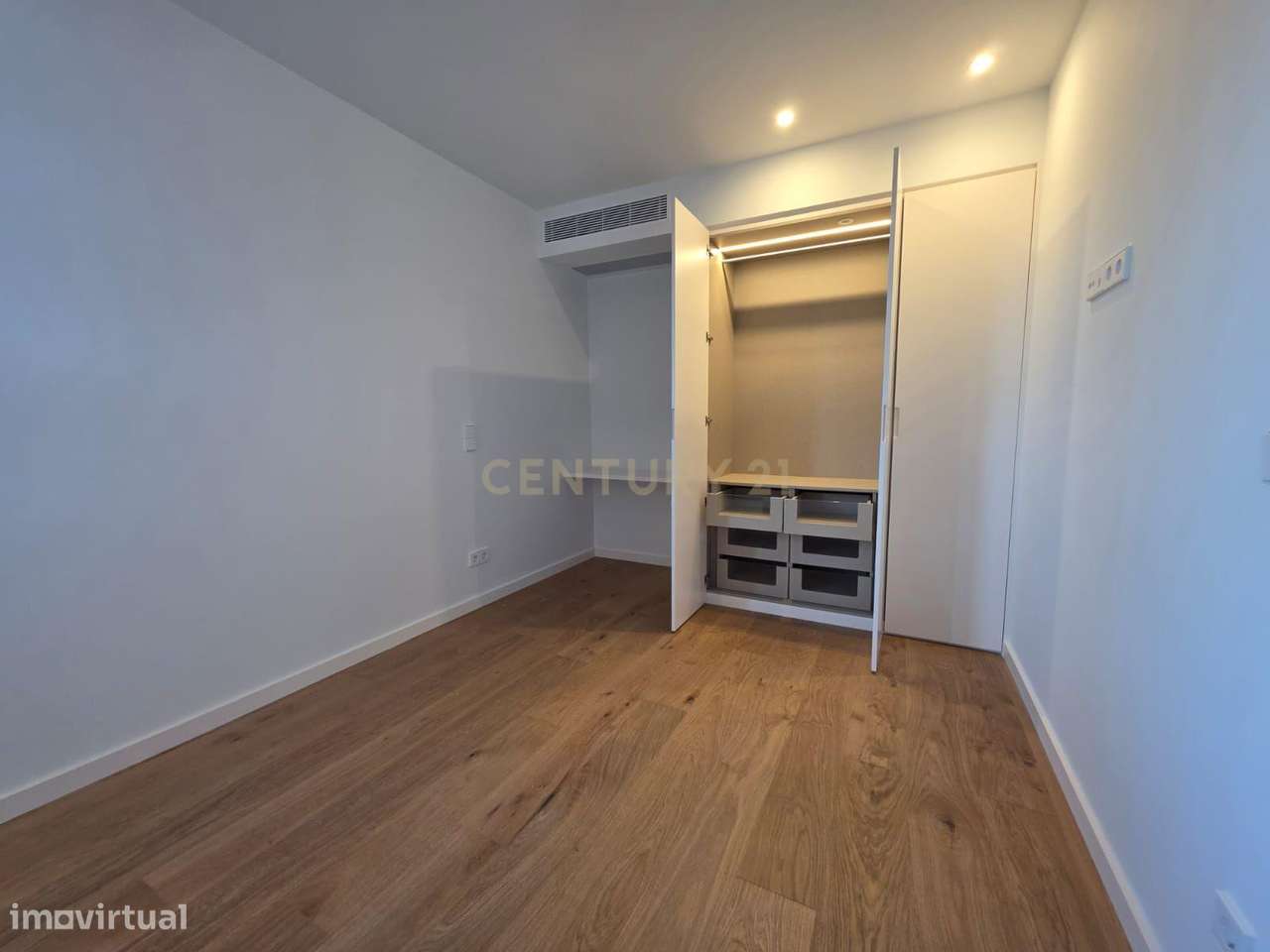 Apartamento T4 - 4 Suites e Piscina Privativa | Empreendimento Douro N-28