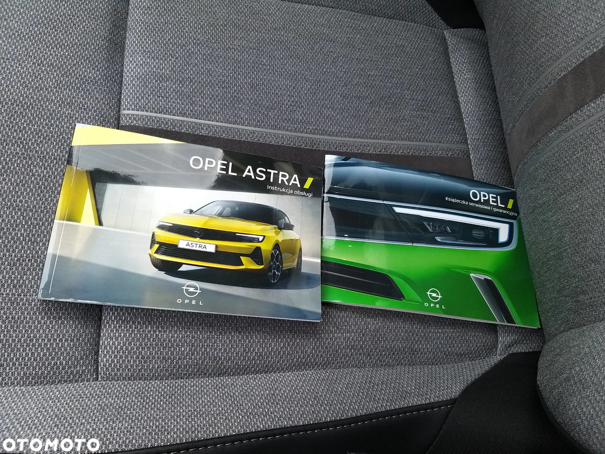 Opel Astra V 1.2 T Elegance S&S - 25