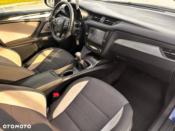 Toyota Avensis 2.0 D-4D Prestige - 3