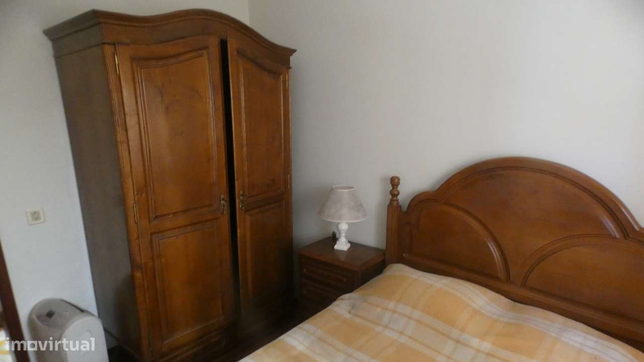 Moradia T5 Vila Nova da Telha-19