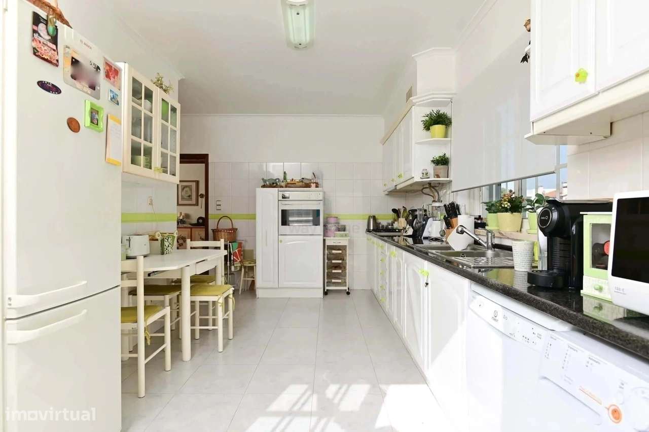 Apartamento T2 | Terraços | Garagem | Condomínio Privado | Manique-8