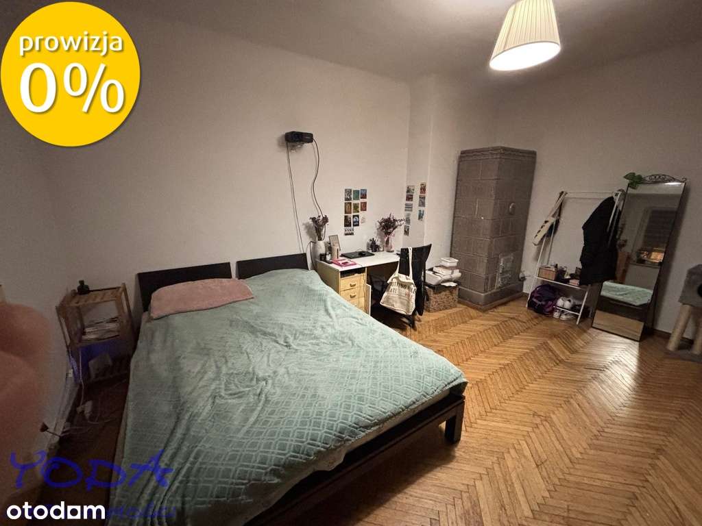 Przestronne mieszkanie w sercu miasta.-1