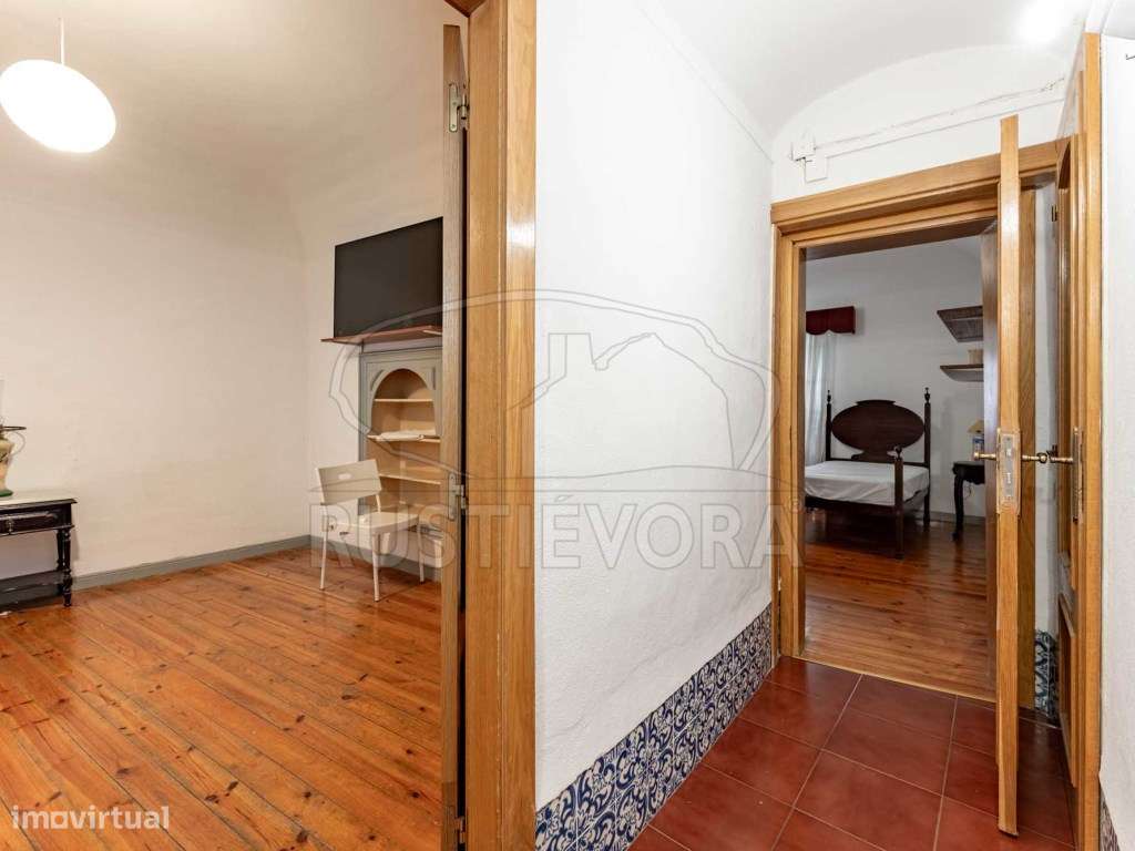 Moradia Unifamiliar T4 no Centro Histórico da Cidade - Potencial de... - Grande imagem: 5/38