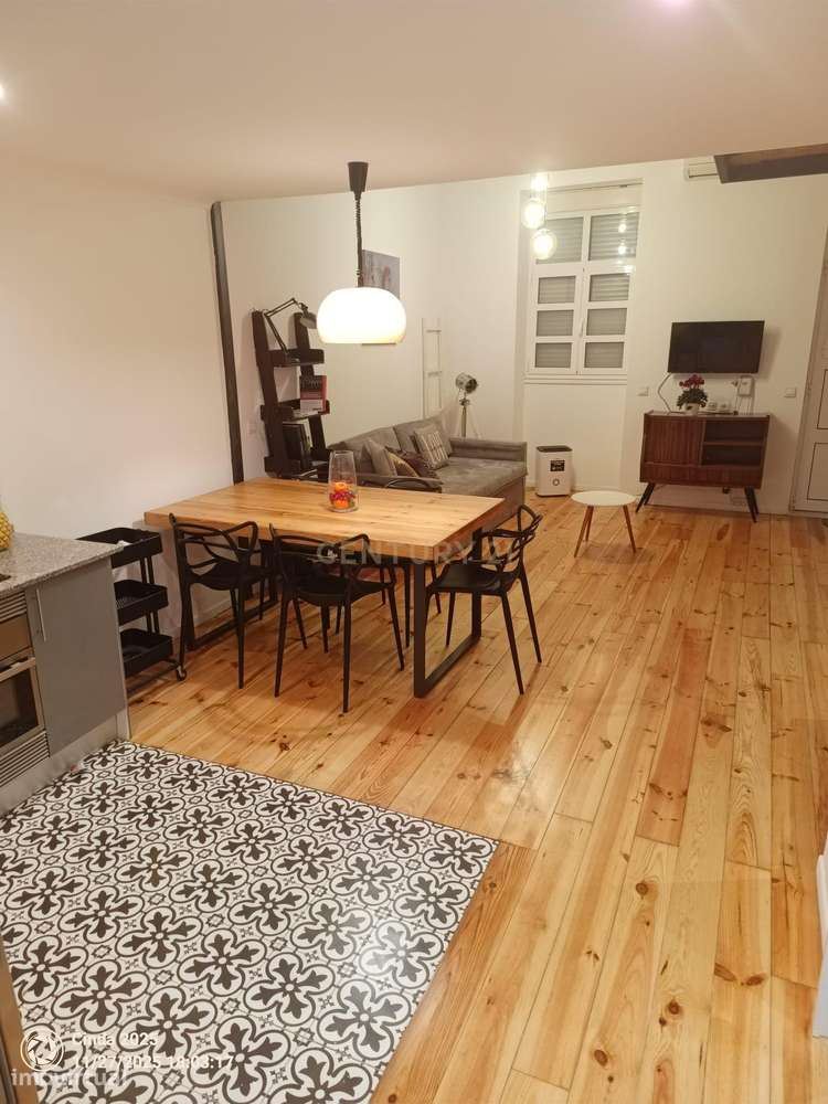 Incrivel moradia t2 Mezanine ao metro do Heroismo - Grande imagem: 4/16