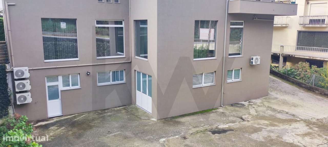 Prédio Misto com 4 frações-12