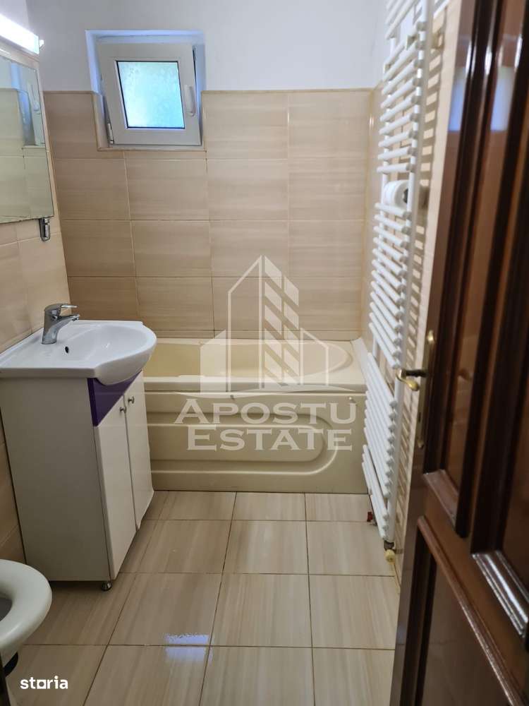 Apartament cu 2 camere in zona Complexului, centrala termica, etajul 2 - Imagine principală: 5/7