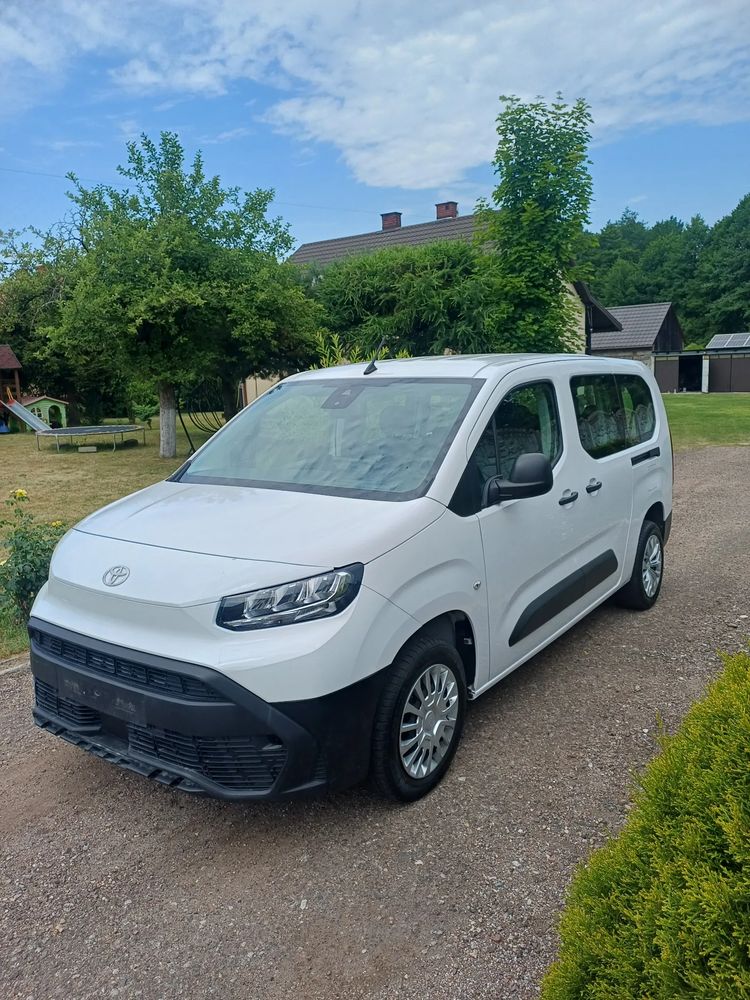 Toyota Proace City Long 1.2 D-4T Family 2024