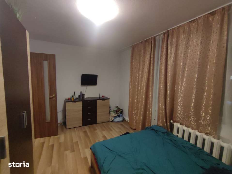 Apartament de 2 camere, 50 mp., zona Decebal-4