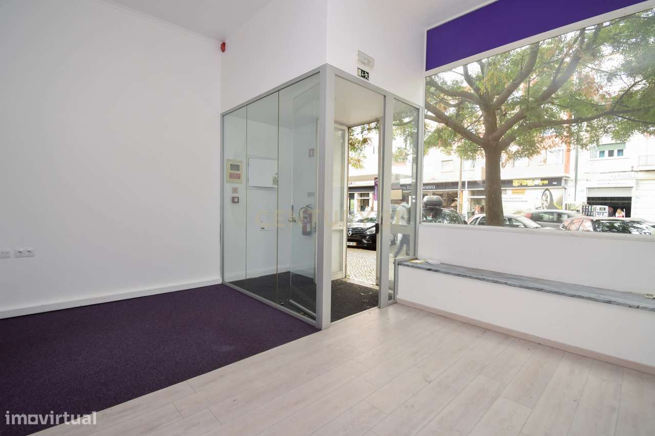 Alvalade: espaço comercial com 42,5m2, junto à Igreja de São João de B - Grande imagem: 4/24