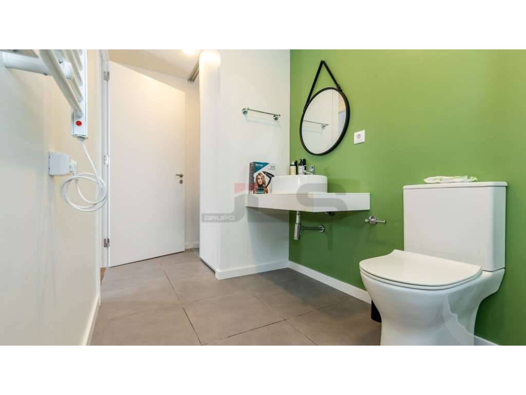 Moradia V4 com Apartamento T1 Anexo, Totalmente Remodelada - Centro...-38