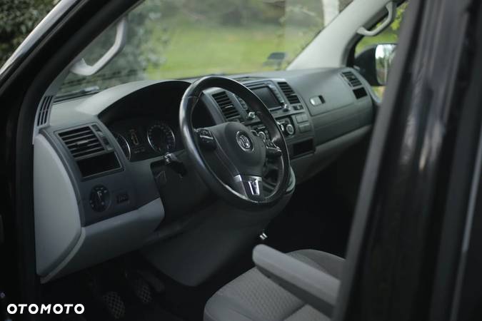 Volkswagen Caravelle - 18