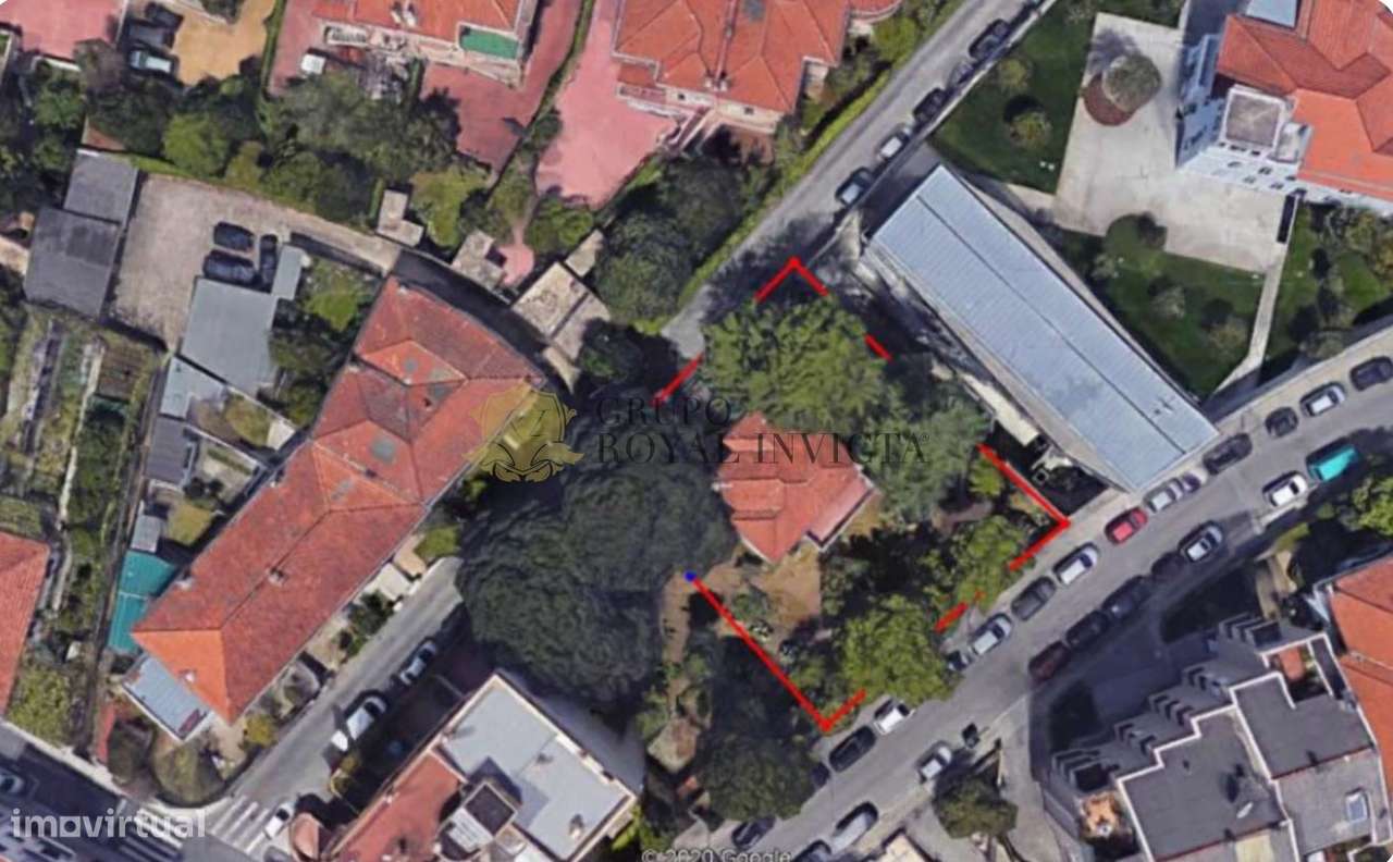 Exclusivo T3 de Luxo com Jardim e Box para 2 Carros  - Lordelo do Ouro-9