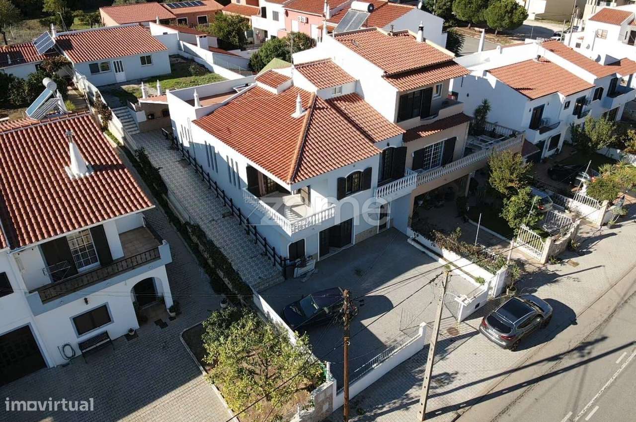 Moradia V3 Com Garagem E Anexos Em Urb Campilhos Messines
