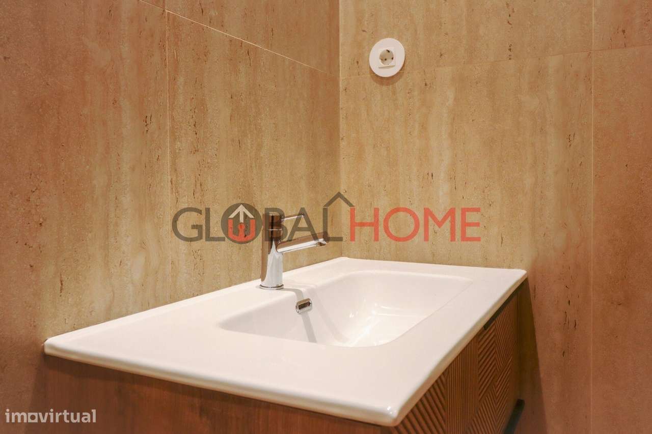 Apartamento T2 Renovado com Terraço em Fânzeres-54