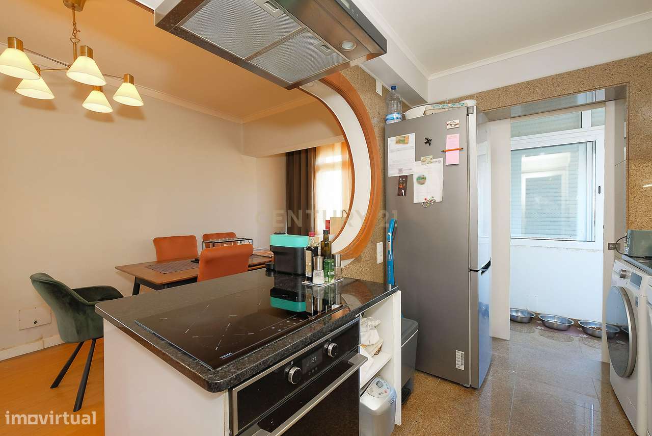 Apartamento T3  remodelado no Pragal-5
