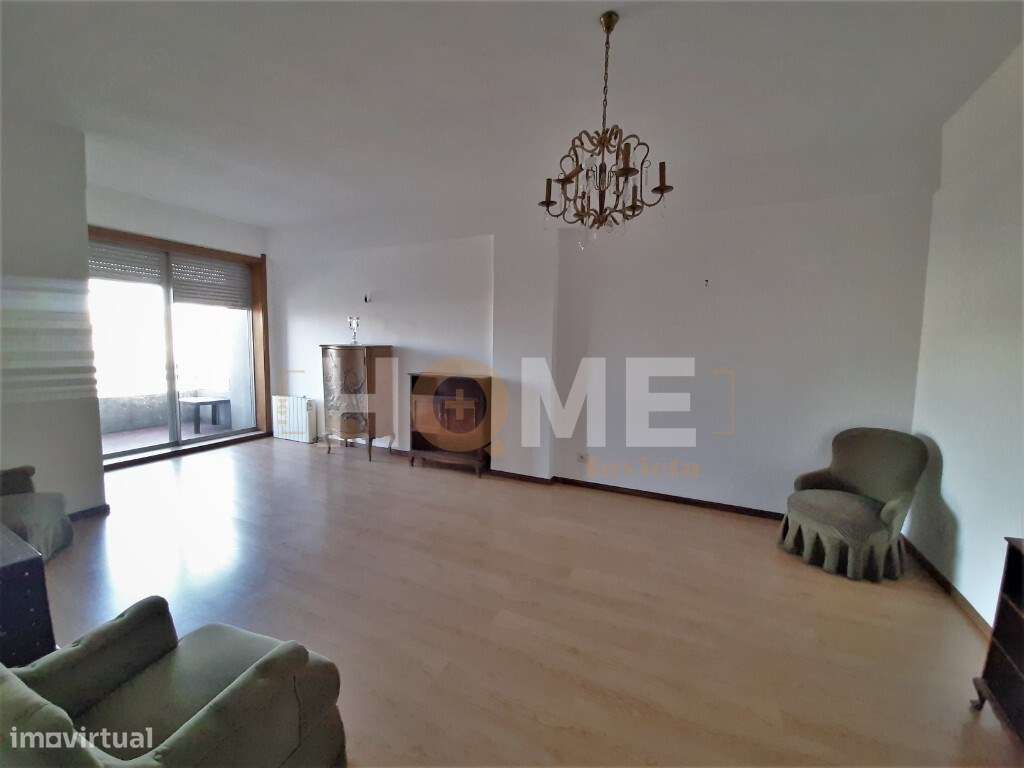 Apartamento T3+1, com varanda à Av. Fernão de Magalhães- Bonfim- Porto-11