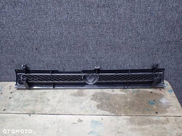 ATRAPA GRILL MAZDA 323 BG 89-94 - 3