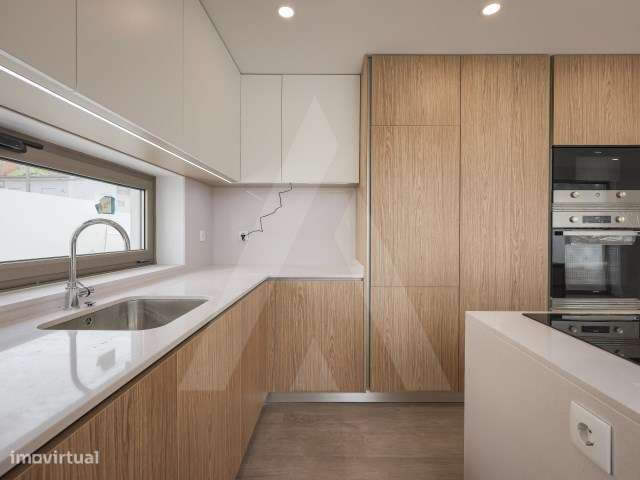 Moradia T4 + 1 de arquitetura moderna a 7 minutos do centro de Aveiro-8