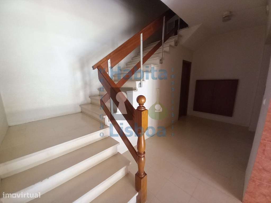 T2 Remodelado Castanheira do Ribatejo - Grande imagem: 4/11