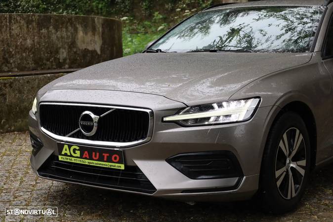 Volvo V60 2.0 D3 Momentum - 1