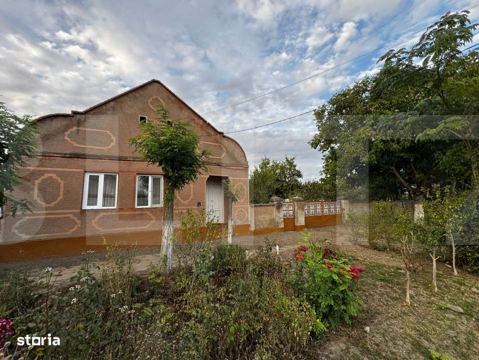 Casa 4 camere cu teren de 3892 mp - Imagine principală: 2/15