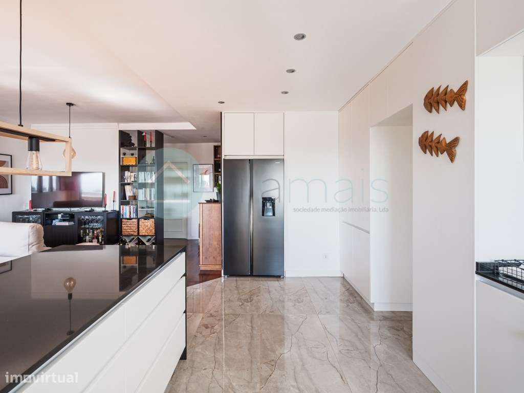 T2 à Venda na Areosa, Porto | Renovado, Garagem e Vista Mar-9