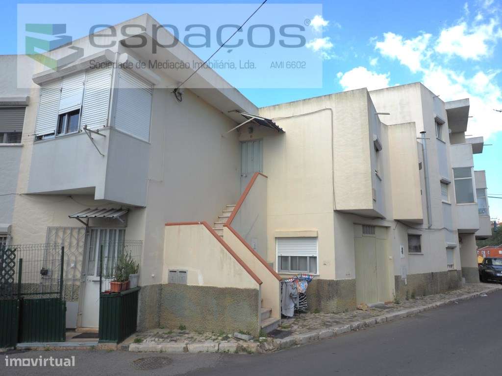 Prédio em Olival Basto, Odivelas - Grande imagem: 4/12