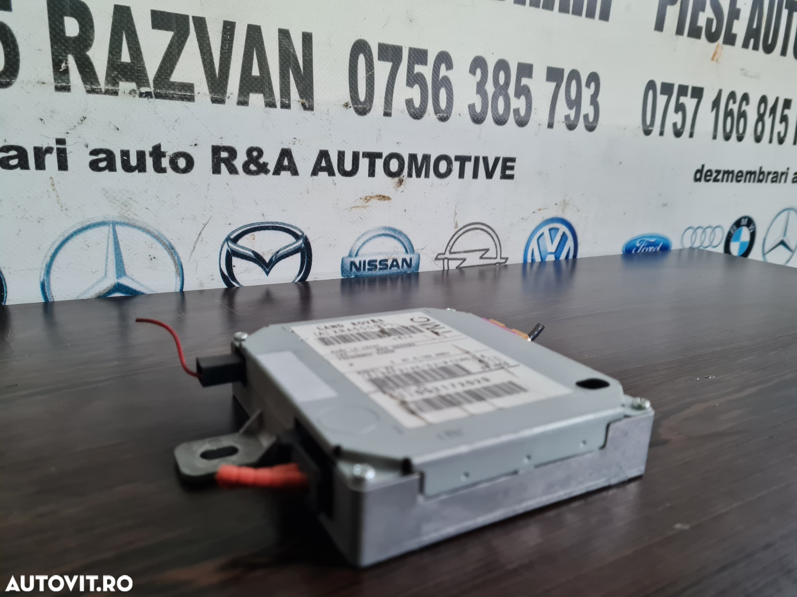 Modul Confort Amplificator Antena Control Radio Land Rover Range Rover Sport L320 Discovery 3/4 Cod XRA500030 Dezmembrez Range Rover Sport L320 2.7 Tdv6 Motor 276DT - Dezmembrari Arad - 3