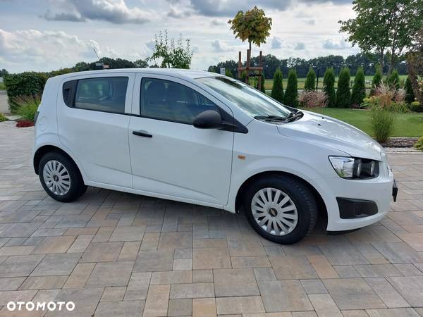 Chevrolet Aveo 1.2 LS - 23