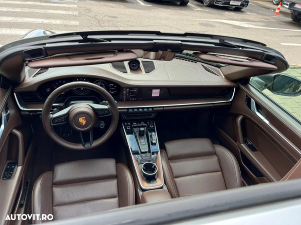 Porsche 911 Targa 4 PDK - 12