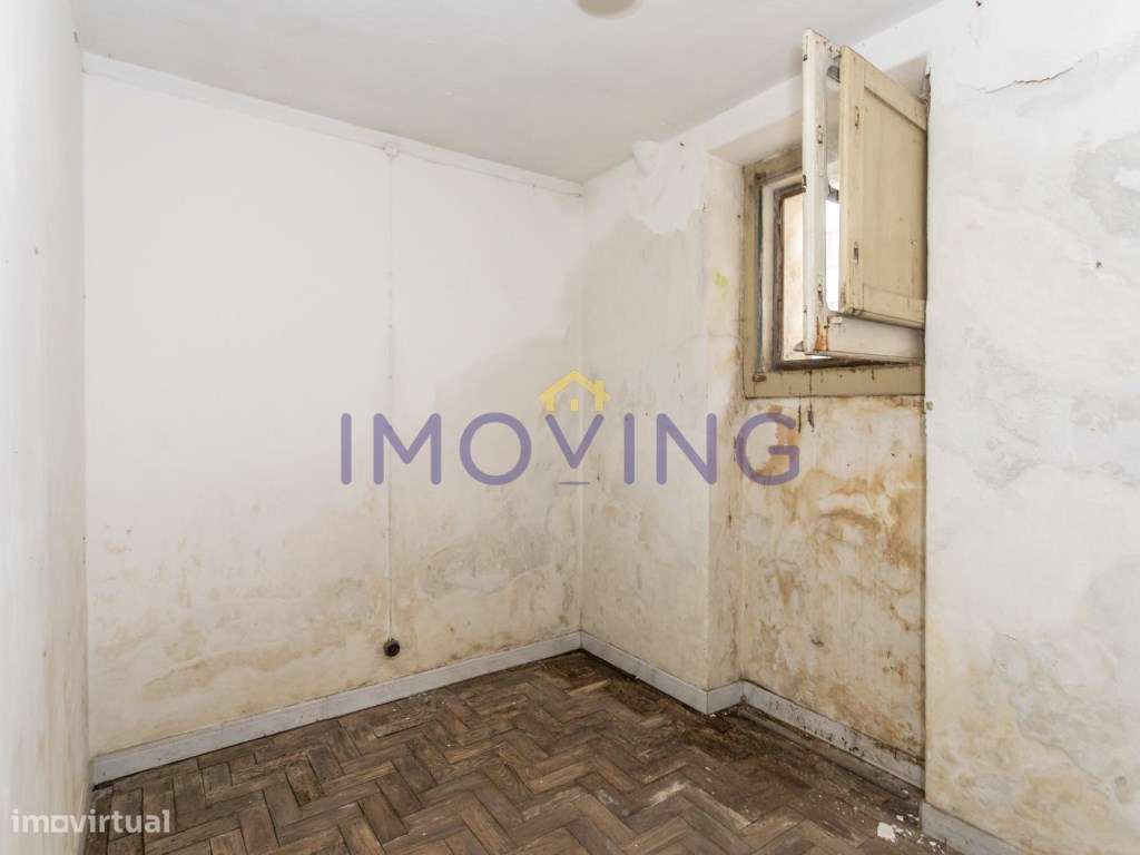 Prédio, moradia e garagens para Investimento-32