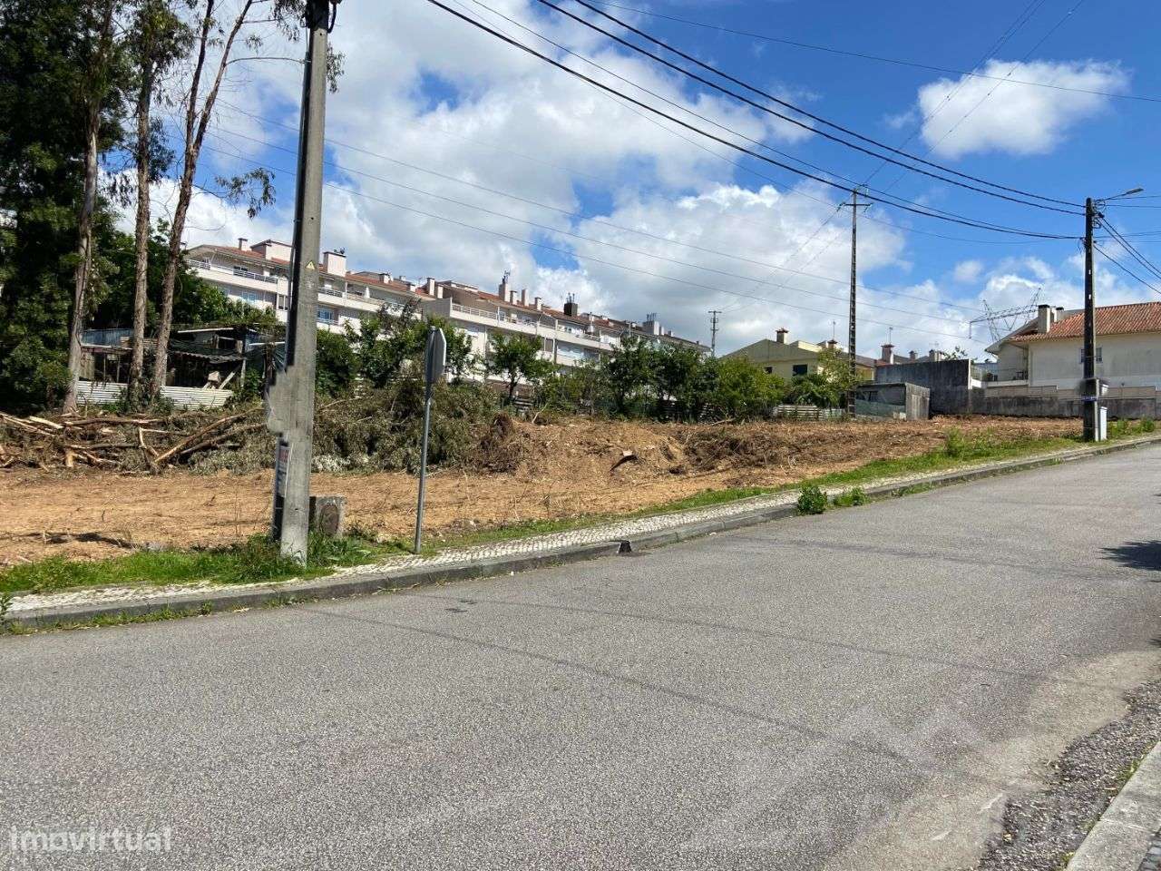 Land for sale in Oliveira de Azeméis, Portugal — €60,000