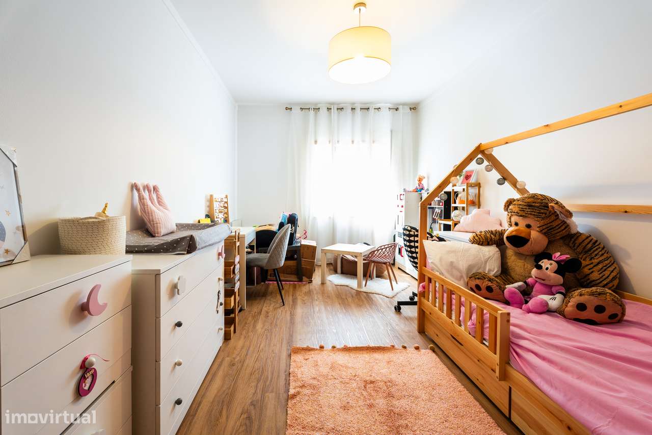Apartamento T3, com vista castelo, na Urb. Vale do Mocho, em Leiria-8